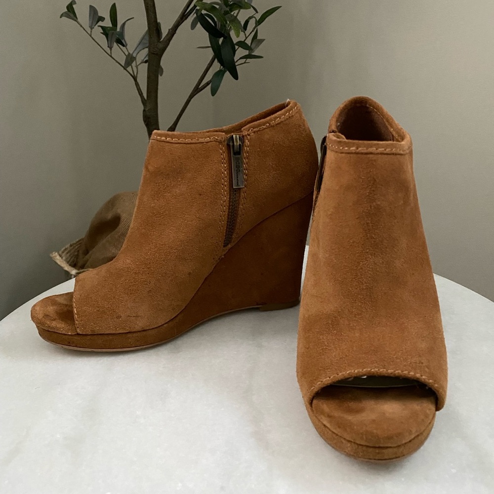 BCBGenteration Karlyn Suede Cognac Peep Toe Wedge Booties - Size 7